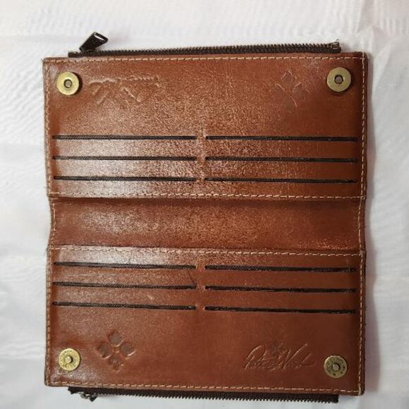 Patricia Nash Bifold Leather Wallet in tan/brown - Picture 5 of 8